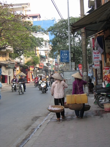 vietnam-2004-12-15 14-41-57 hanoi